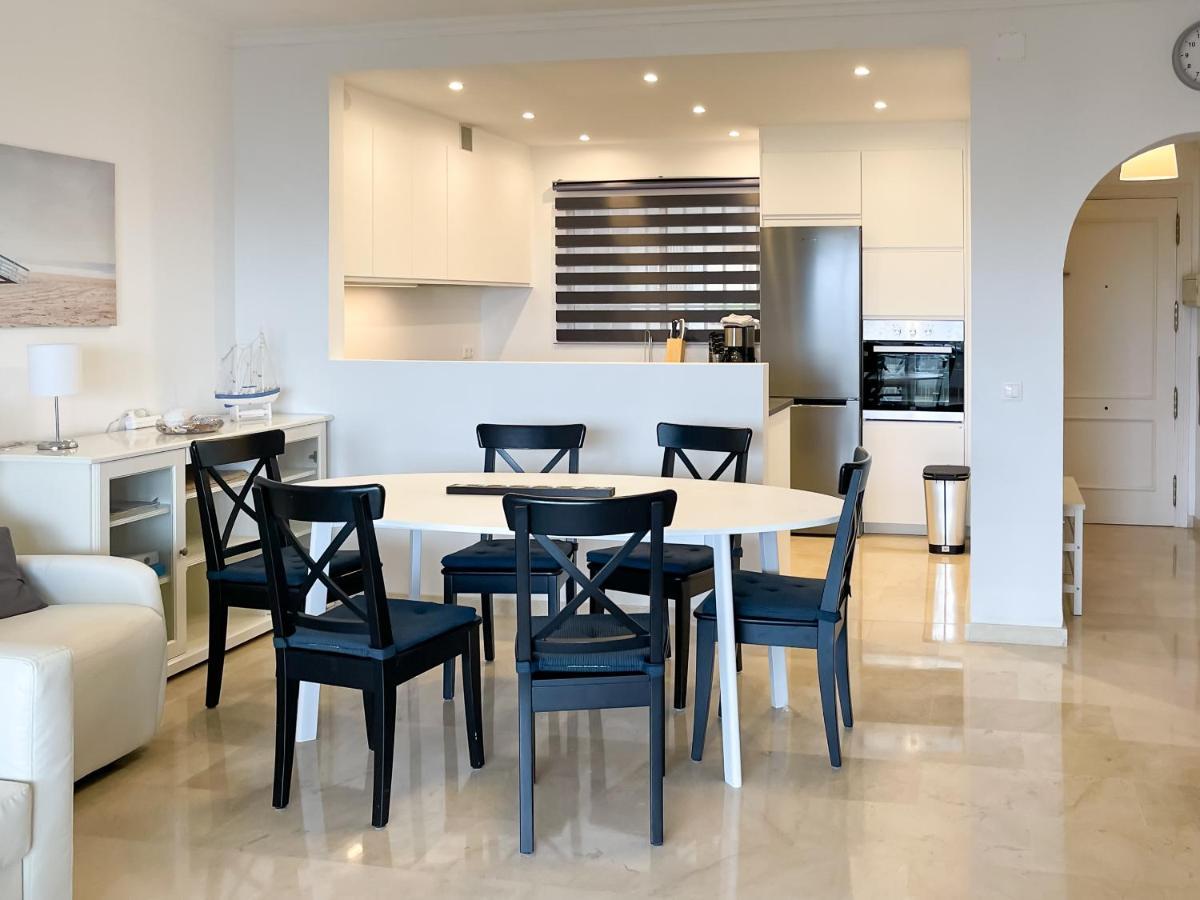Appartement 61-beach Front With Stunning Views In *