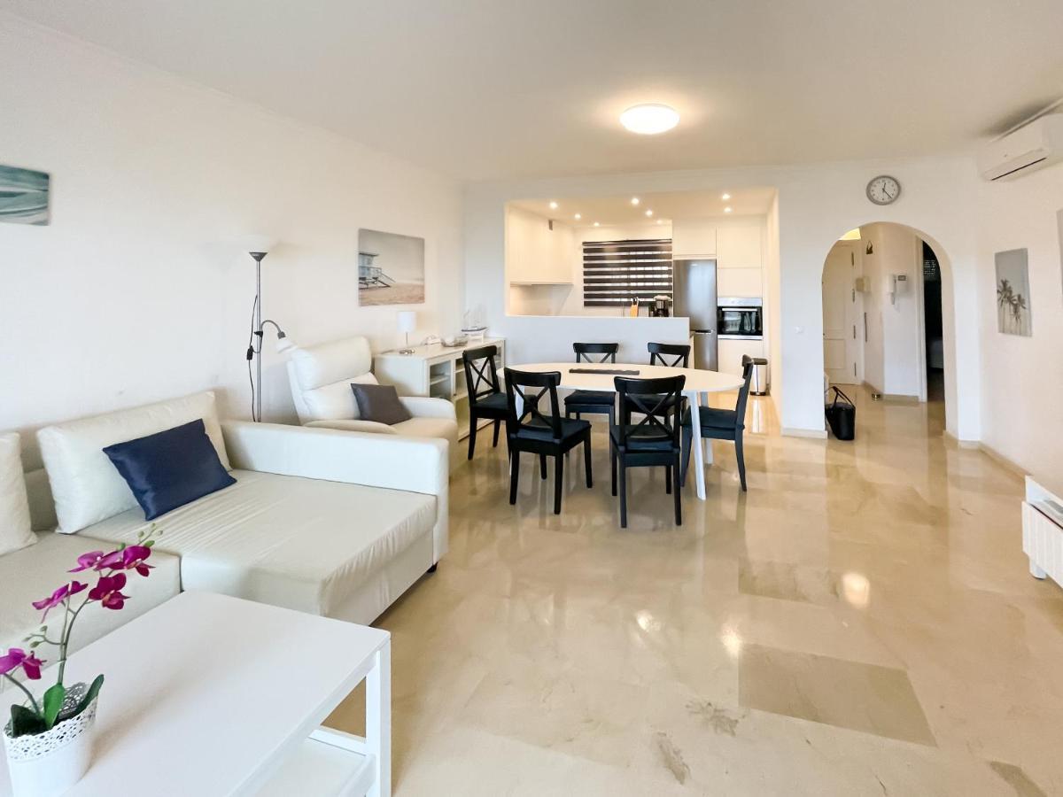 Appartement 61-beach Front With Stunning Views In