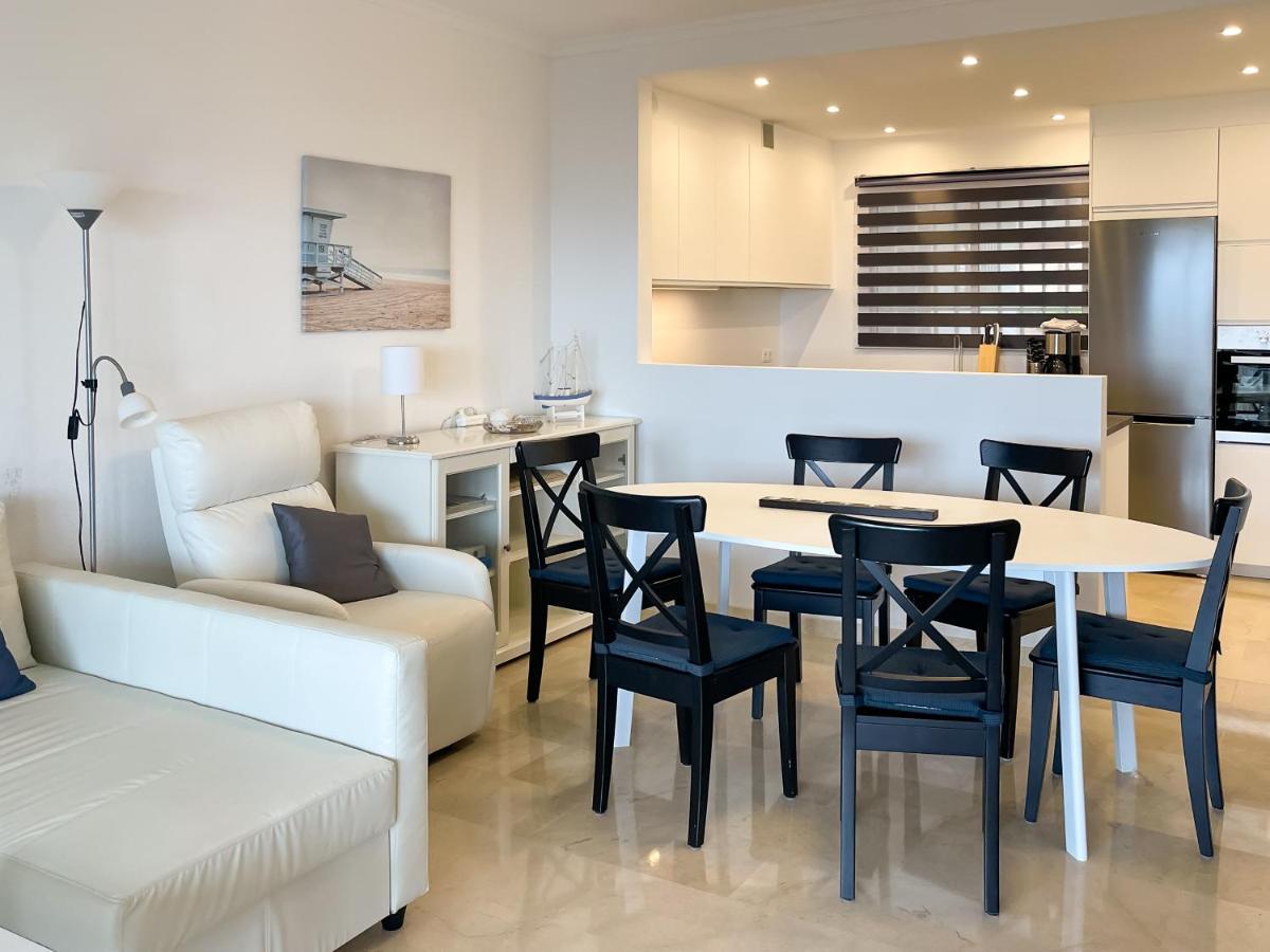 Appartement 61-beach Front With Stunning Views In